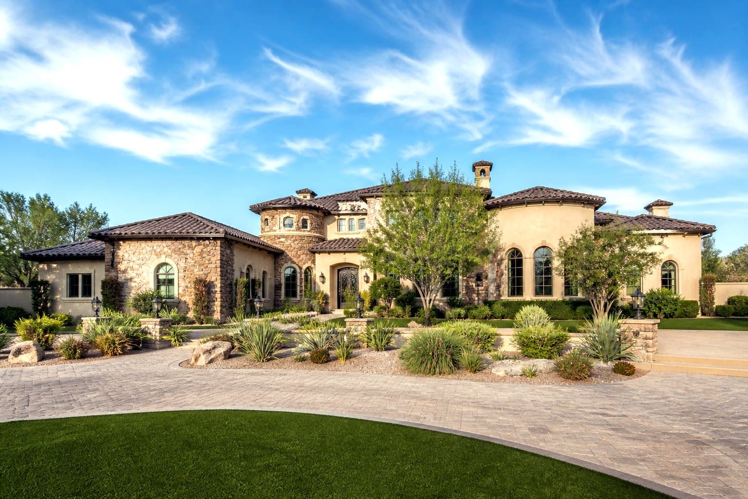 Luxury homes in Iron Mountain Ranch and Las Vegas